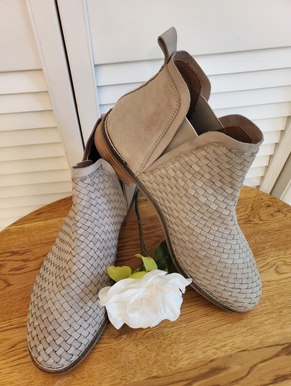 Walk With Me Coldwater Creek Leather Braided Beige Ankle Booties, 11 M